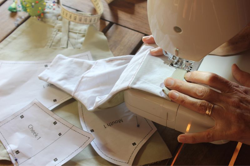Benefits of Using a Sewing Machine: